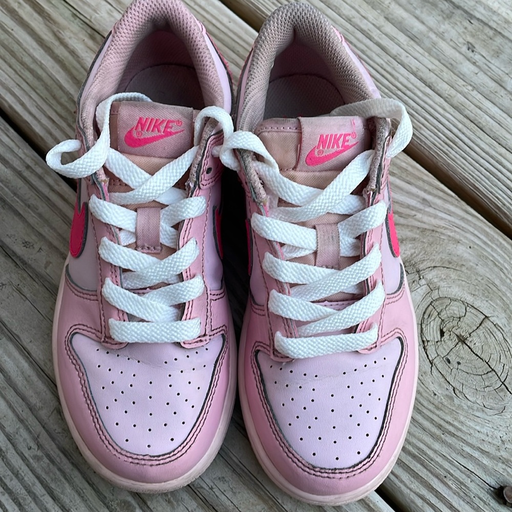 Nike Dunk Low Triple Pink GS Youth Sneakers Size 1Y Barbie Pink